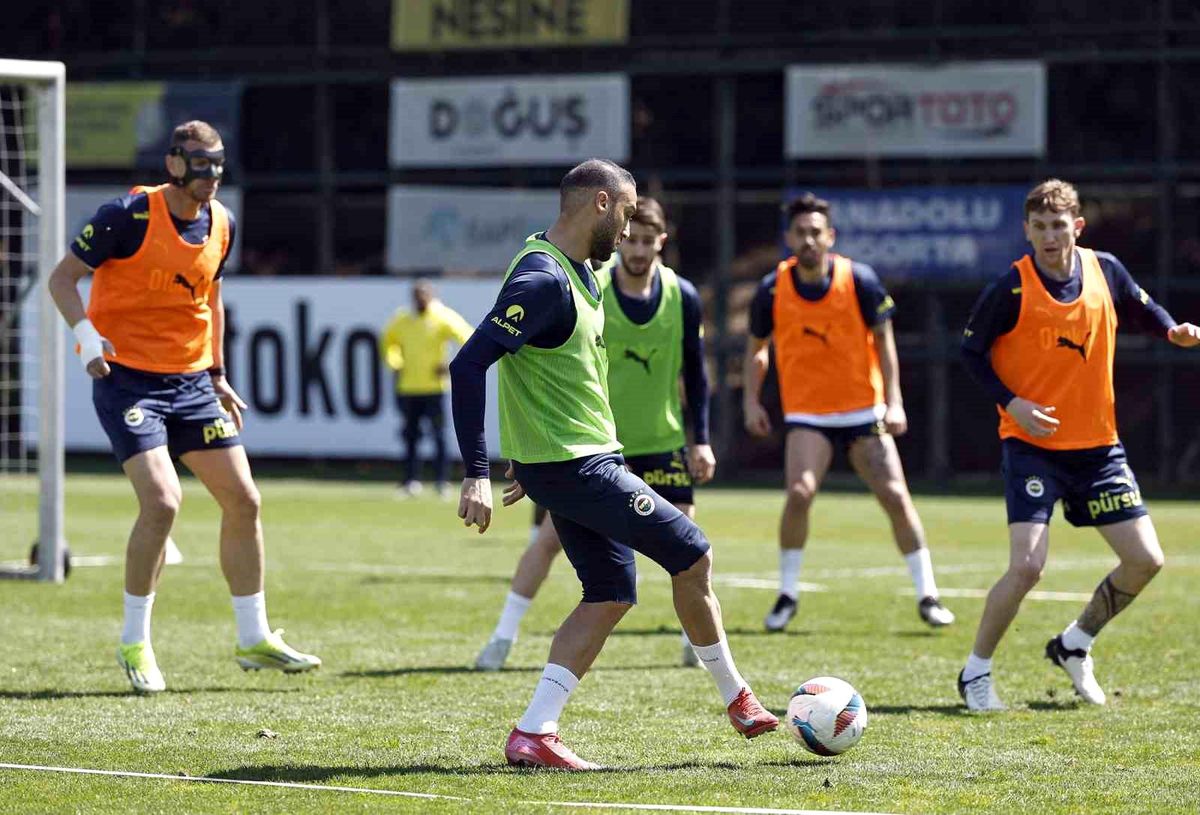Fenerbahçe, Kayserispor Maçı Hazırlıklarını Sürdürüyor