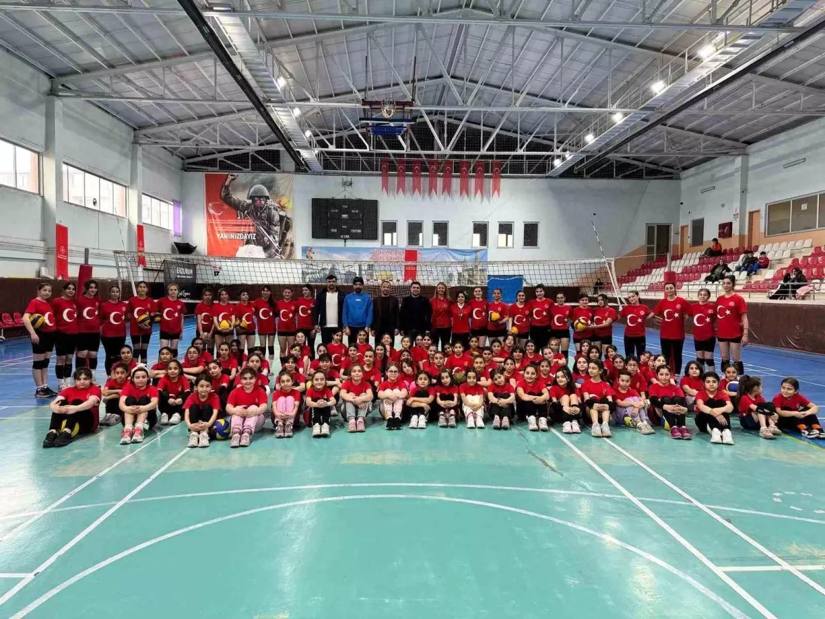 Geleceğin Voleybol Sultanları Erzurum'da Yetişiyor