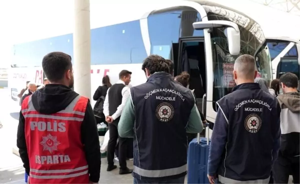 Isparta'da Huzur Uygulamasında 9 Göçmen Sınır Dışı Edildi