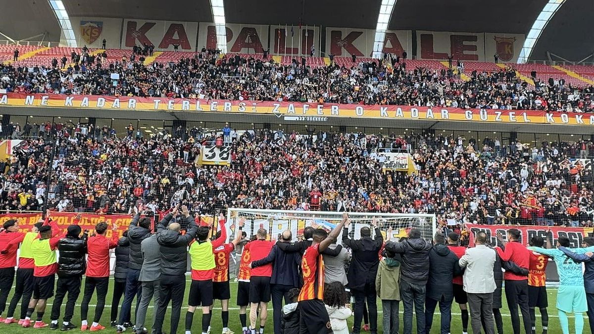 Kayserispor-Kasımpaşa Maçında Taraftar Rekoru