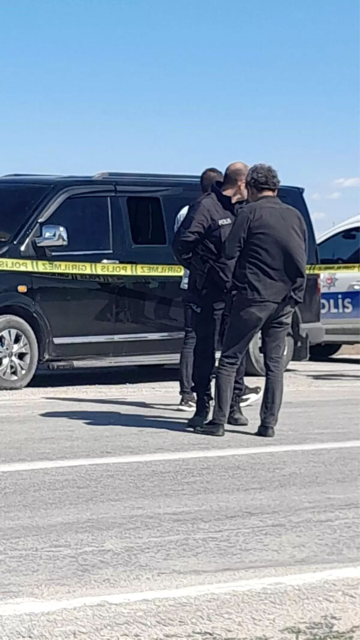 Karapınar'da Minibüs İçinde Bir Kişi Ölü Bulundu