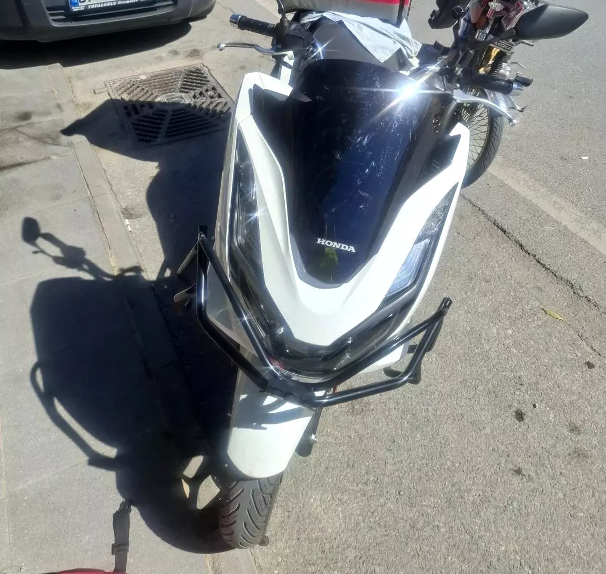 Antalya'da Motosiklet Kazası: İki Kişi Yaralandı