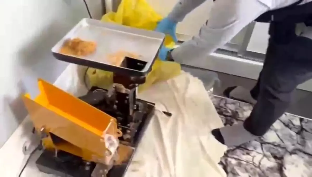 Samsun'da Kaçak Tütün ve Elektronik Eşya Operasyonu