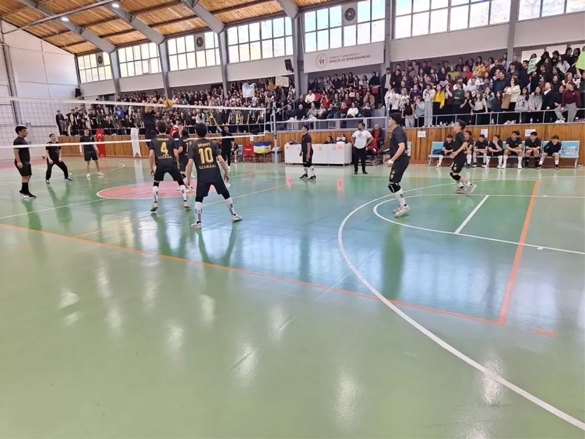 Liseler Arası Voleybol Erkekler Şampiyonası Sivrihisar'da Sona Erdi