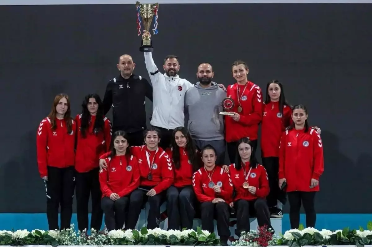 Erzincanlı Sporcular U20 Kadınlar Türkiye Güreş Şampiyonasında Başarı Elde Etti