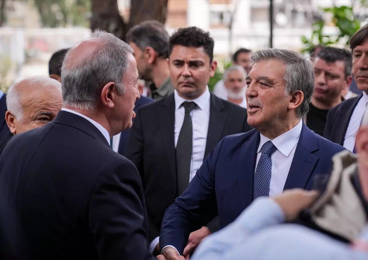 Cumhurbaşkanı Abdullah Gül, Dayısının Cenaze Törenine Katıldı