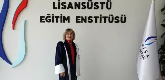 72 Yaşında Doktor Unvanı Aldı: Ümmühan Tibet'in Eğitim Başarısı