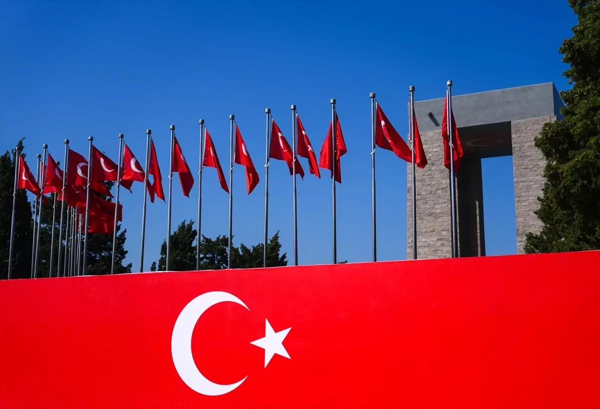 '57. Alay Vefa Yürüyüşü'nün kapanış töreni Şehitler Abidesi'nde yapıldı