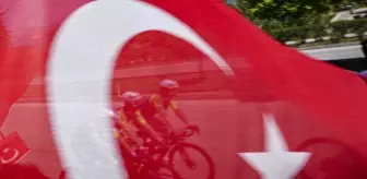 Alpecin-Deceuninck Takımından Tibor Del Grosso, Türkiye Bisiklet Turu'nda İlk Etap Galibiyetini Aldı