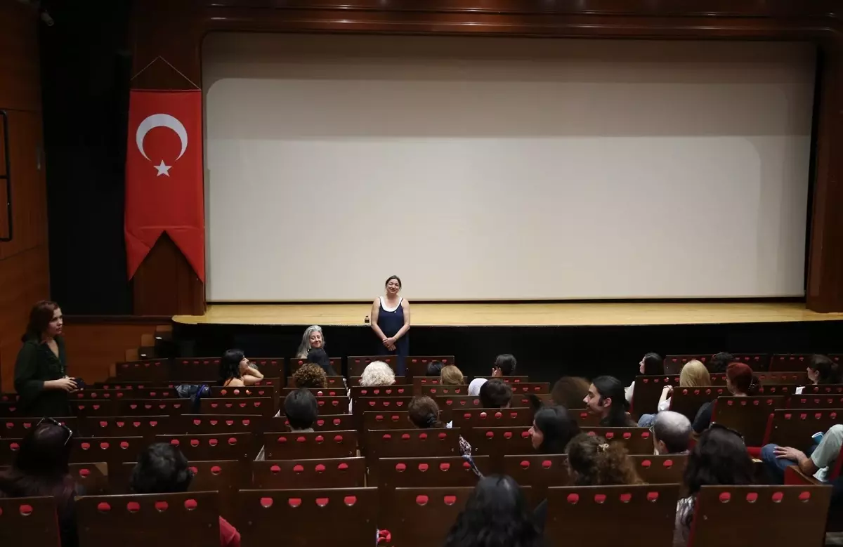 Uluslararası Kadın Yönetmenler Festivali İzmir'de Başladı