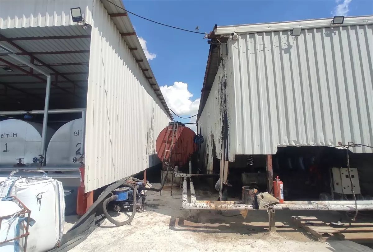 Adana'da 25 Bin Litre Kaçak Akaryakıt Ele Geçirildi