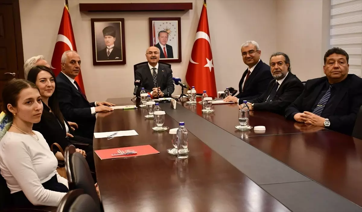 Adana'da evlenecek gençlere alışverişlerinde indirim sağlanması amacıyla protokol imzalandı