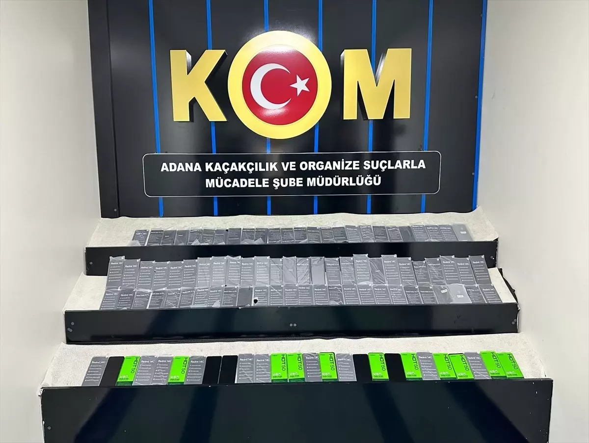 Adana'da Kaçak Tütün ve Cep Telefonu Operasyonu: 4 Gözaltı
