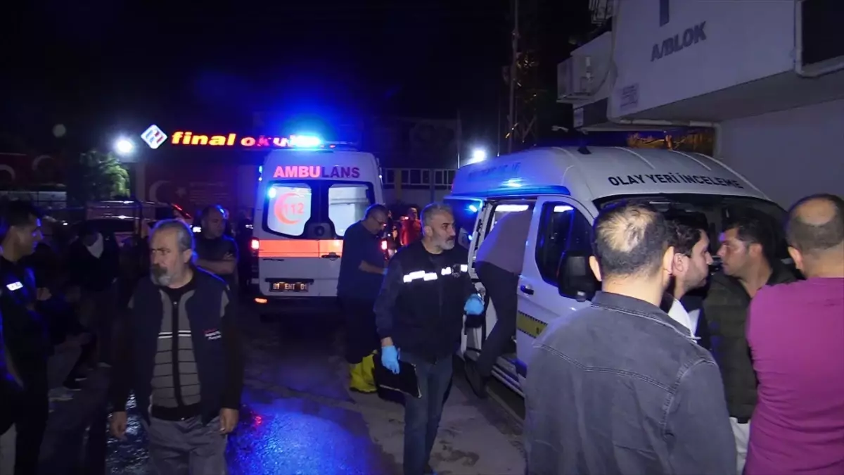 Adana'da Yangın Çıkan Dairede Bir Ceset Bulundu