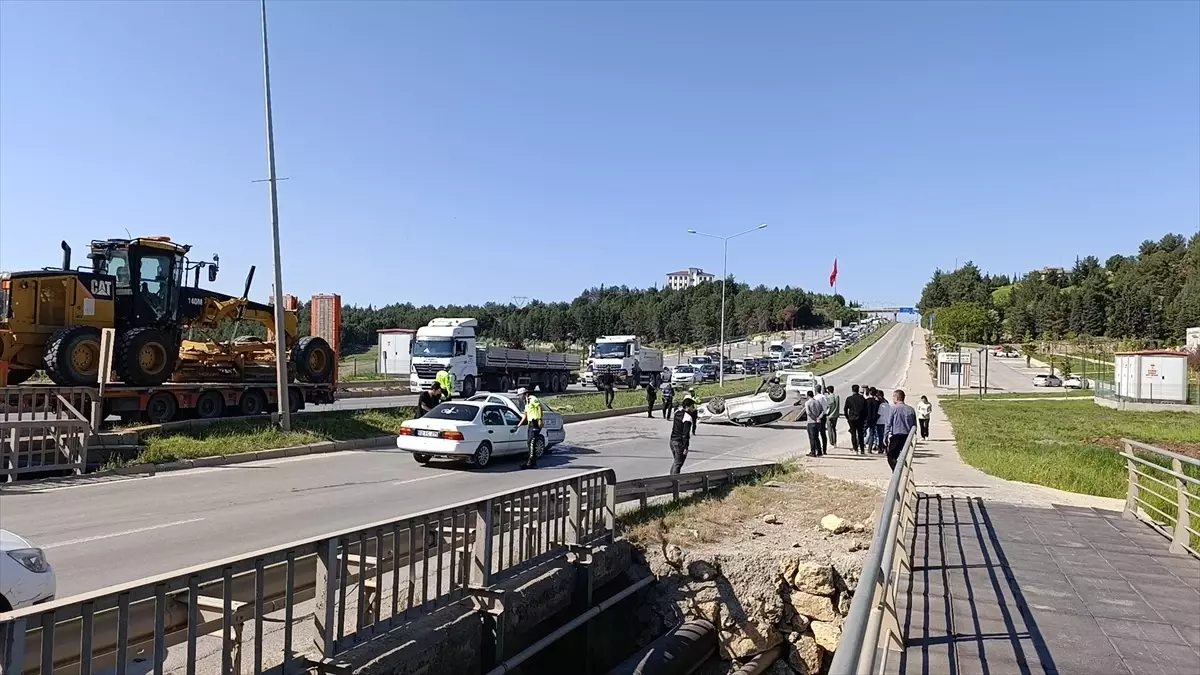 Adıyaman'da Zincirleme Trafik Kazası: 2 Yaralı