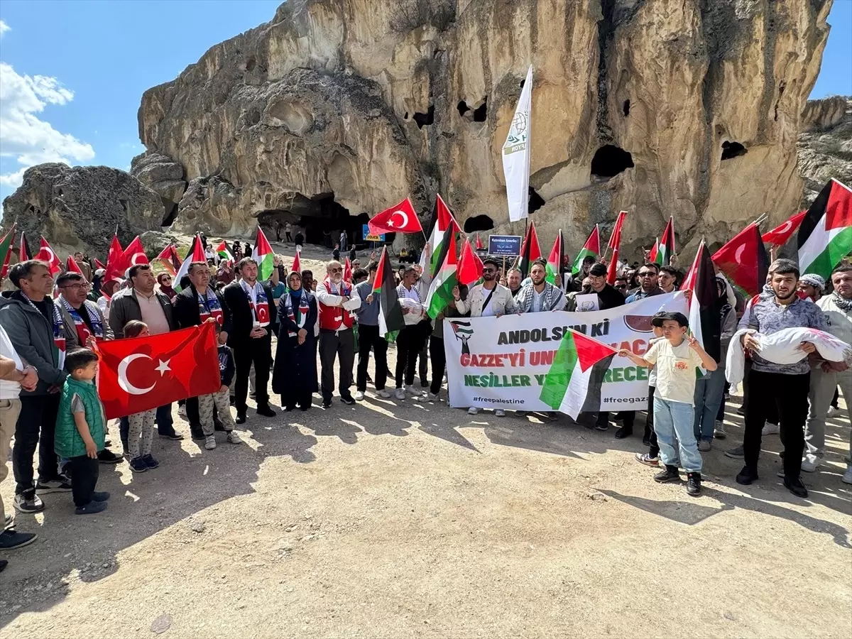 Afyonkarahisar'da Gazze İçin Yürüyüş Düzenlendi