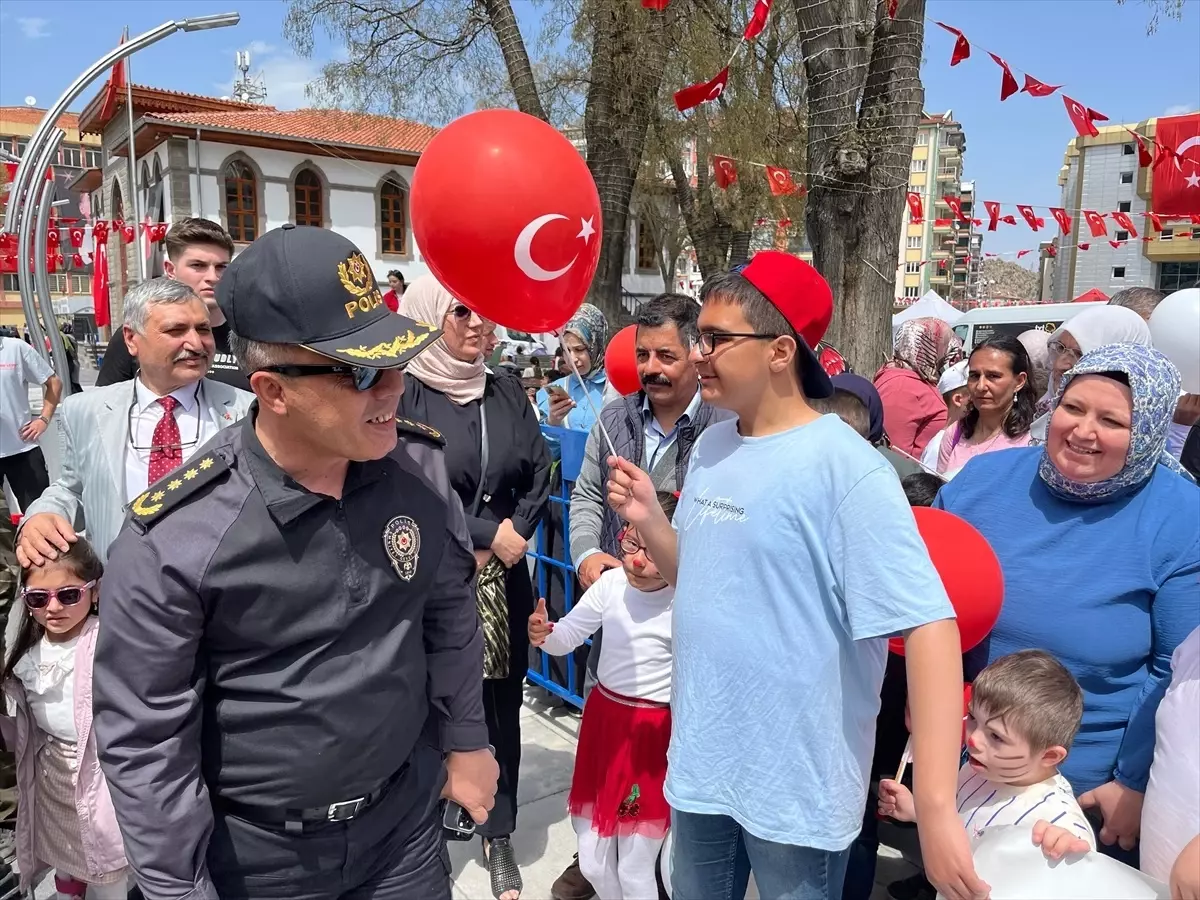 Özel Gereksinimli Çocuklar İçin Polis Araçlarıyla Gezinti Etkinliği