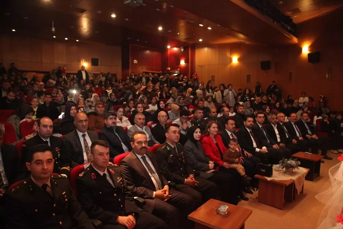 Bitlis Ahlat'ta 23 Nisan Ulusal Egemenlik ve Çocuk Bayramı Coşkuyla Kutlandı