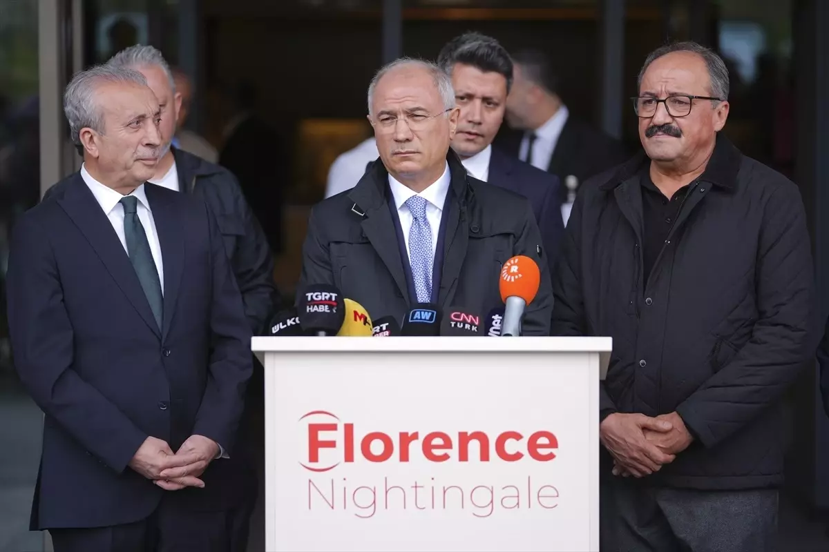 Efkan Ala, Sırrı Süreyya Önder’i Hastanede Ziyaret Etti