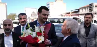 AK Parti Genel Sekreteri Eyyüp Kadir İnan İzmir'de Minibüsçülerle Bir Araya Geldi