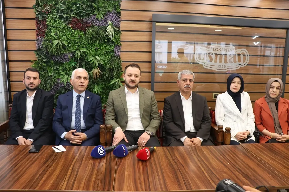 Siirt'te Yerel Yönetimler Toplantısı: Yeni Projeler ve Hizmetler Masaya Yatırıldı