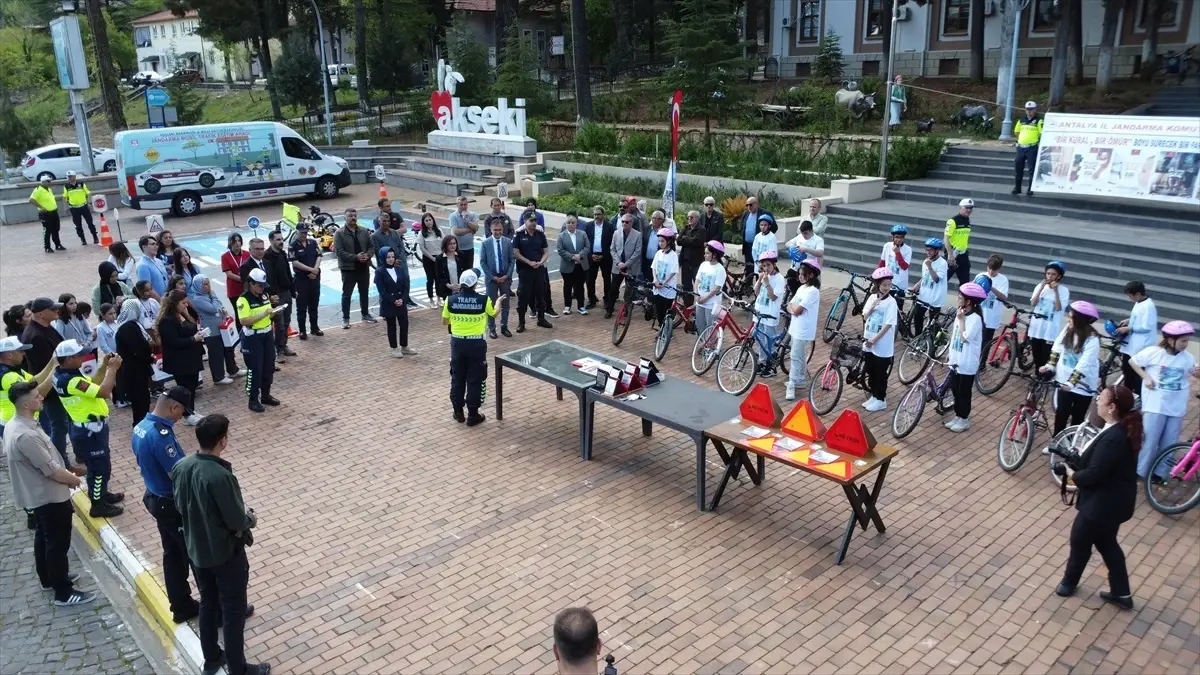 Akseki'de Trafik Haftası Etkinliği Düzenlendi