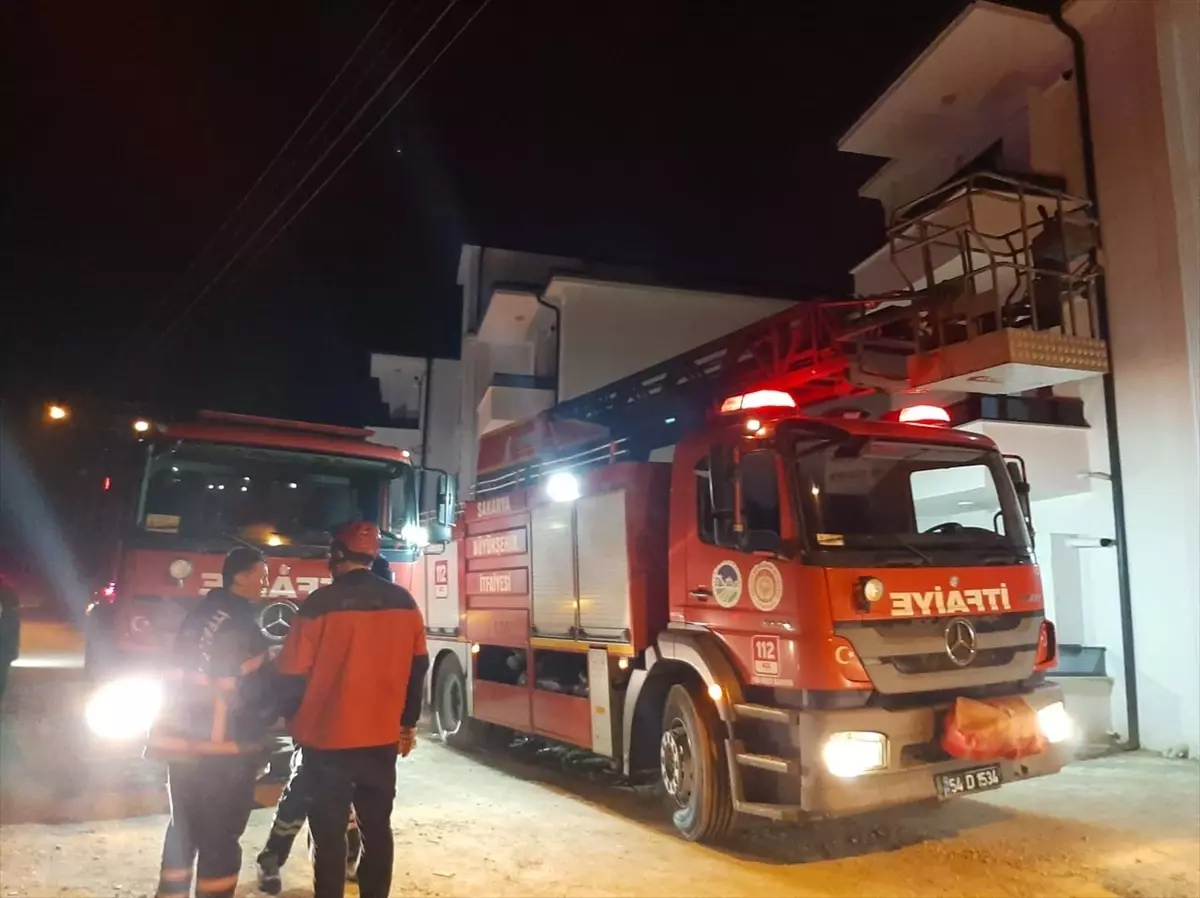 Akyazı'da Yangın: 6 Kişi Kurtarıldı