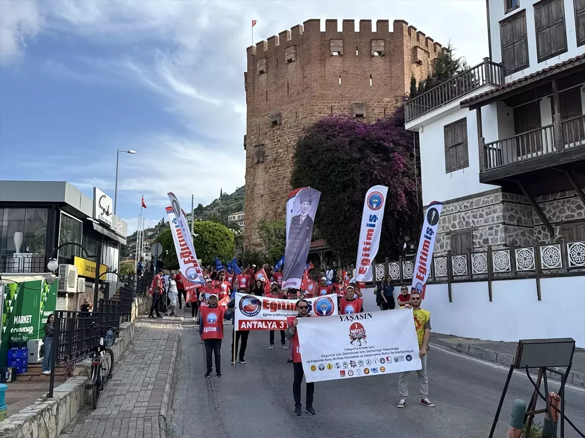 Alanya'da 1 Mayıs Emek ve Dayanışma Günü Coşkuyla Kutlandı