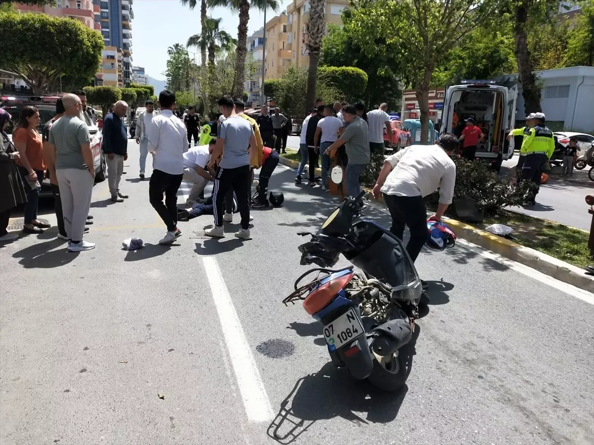 Alanya'da Motosiklet Kazası: 2 Yaralı