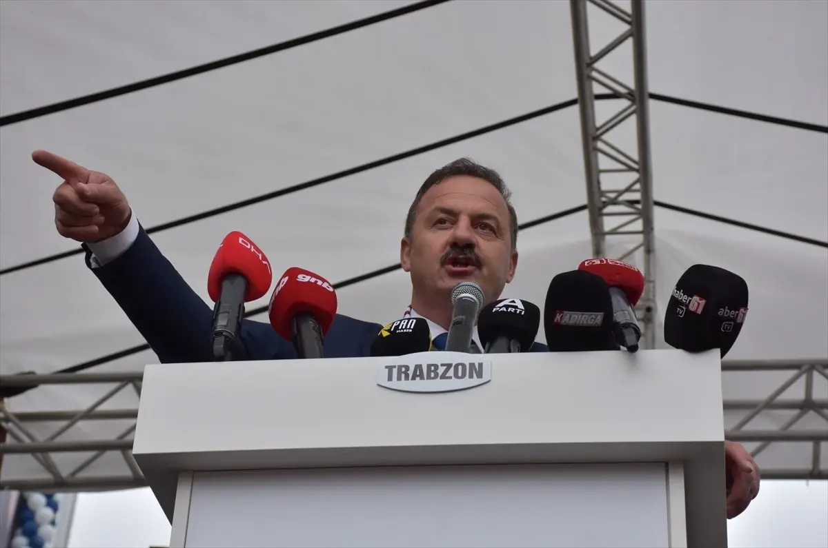 Yavuz Ağıralioğlu Trabzon'da Halkla Buluştu