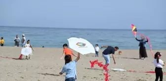 Anamur'da Uçurtma Şenliği Coşkusu