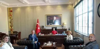 Kaymakam Bozdemir, 23 Nisan'ı Öğrenciyle Kutladı