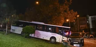 Ankara'da Freni Boşalan İşçi Servisi Park Halindeki Araçlara Çarptı