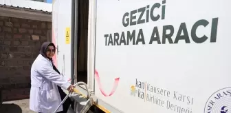 Annesini ve kardeşini kanserden kaybeden 'yılın ebesi', erken teşhis için mücadele ediyor