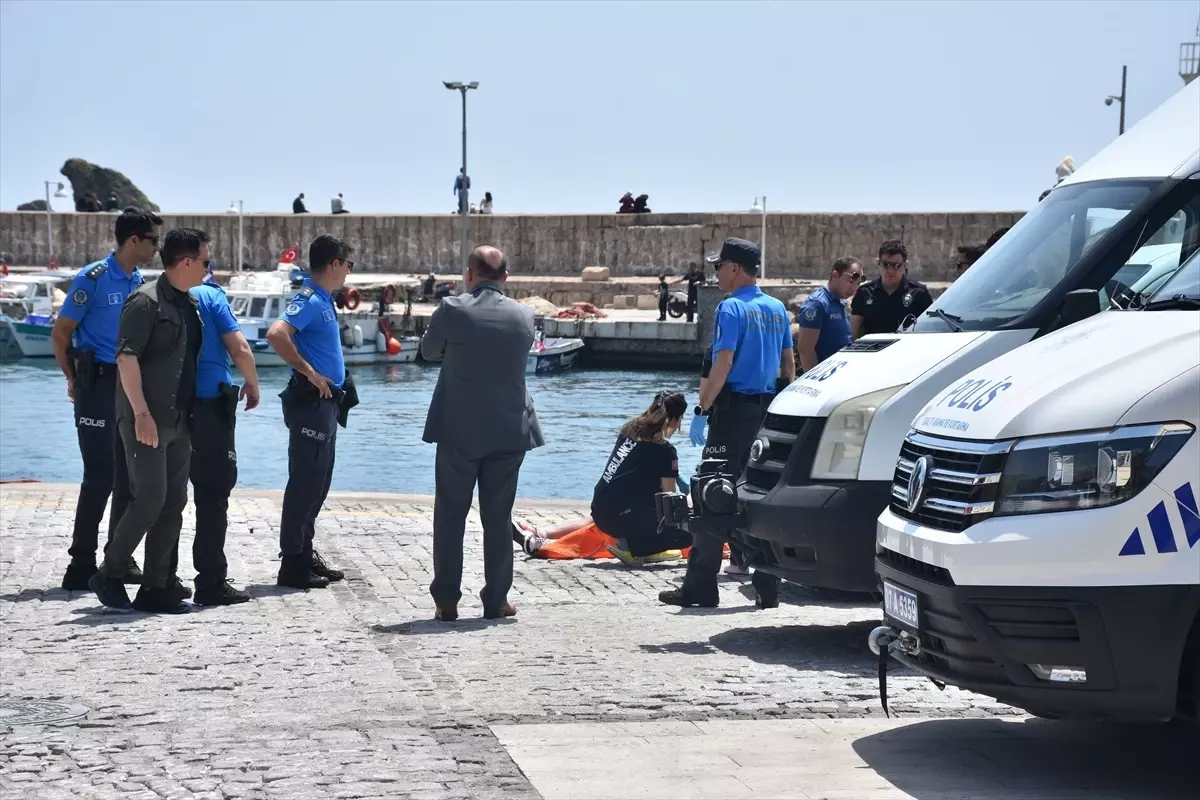Antalya'da denizde erkek cesedi bulundu