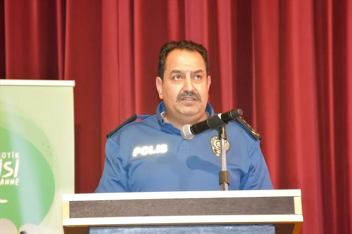 Antalya'da 'En İyi Narkotik Polisi; Anne' Paneli Gerçekleştirildi