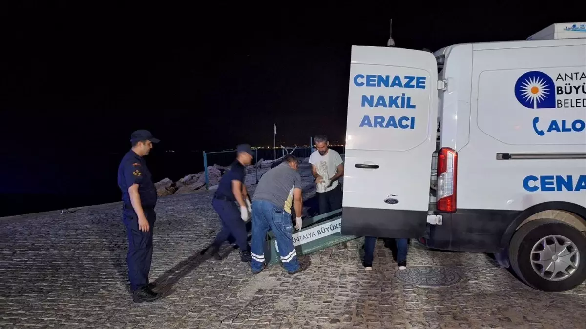 Antalya'da Falezlerden Düşen Kazakistan VATANDAŞI Hayatını Kaybetti
