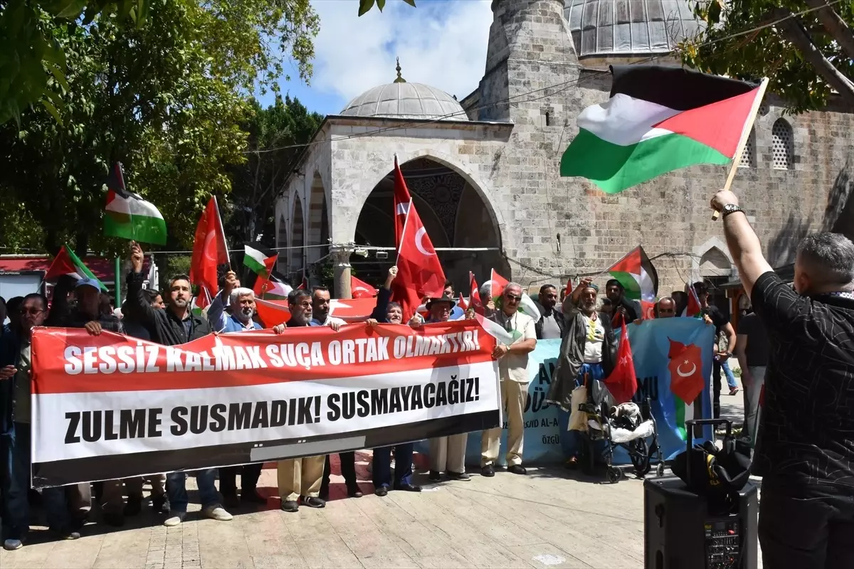 Antalya'da Gazze Saldırılarına Protesto Yürüyüşü
