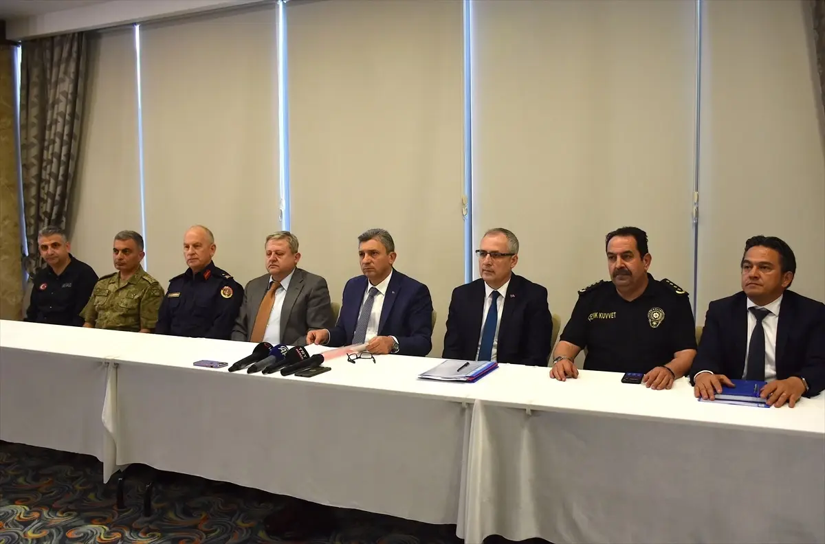 Antalya'da Orman Yangınlarıyla Mücadele Toplantısı Yapıldı