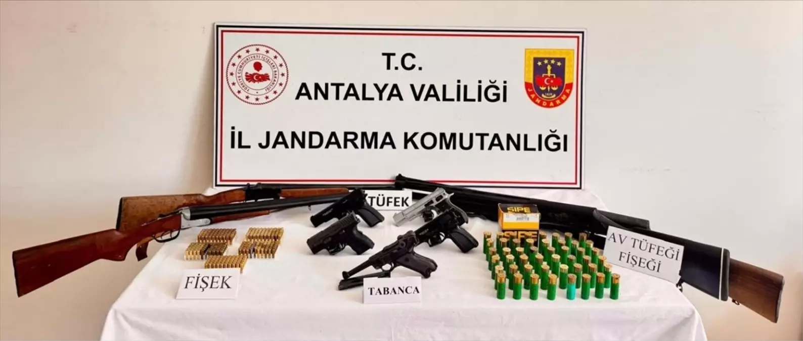 Serik'te Ruhsatsız Silah Operasyonu: 6 Gözaltı