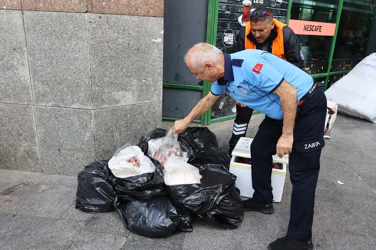 Antalya'da Uygunsuz Koşullarda Taşınan 300 Kilogram Ete El Konuldu