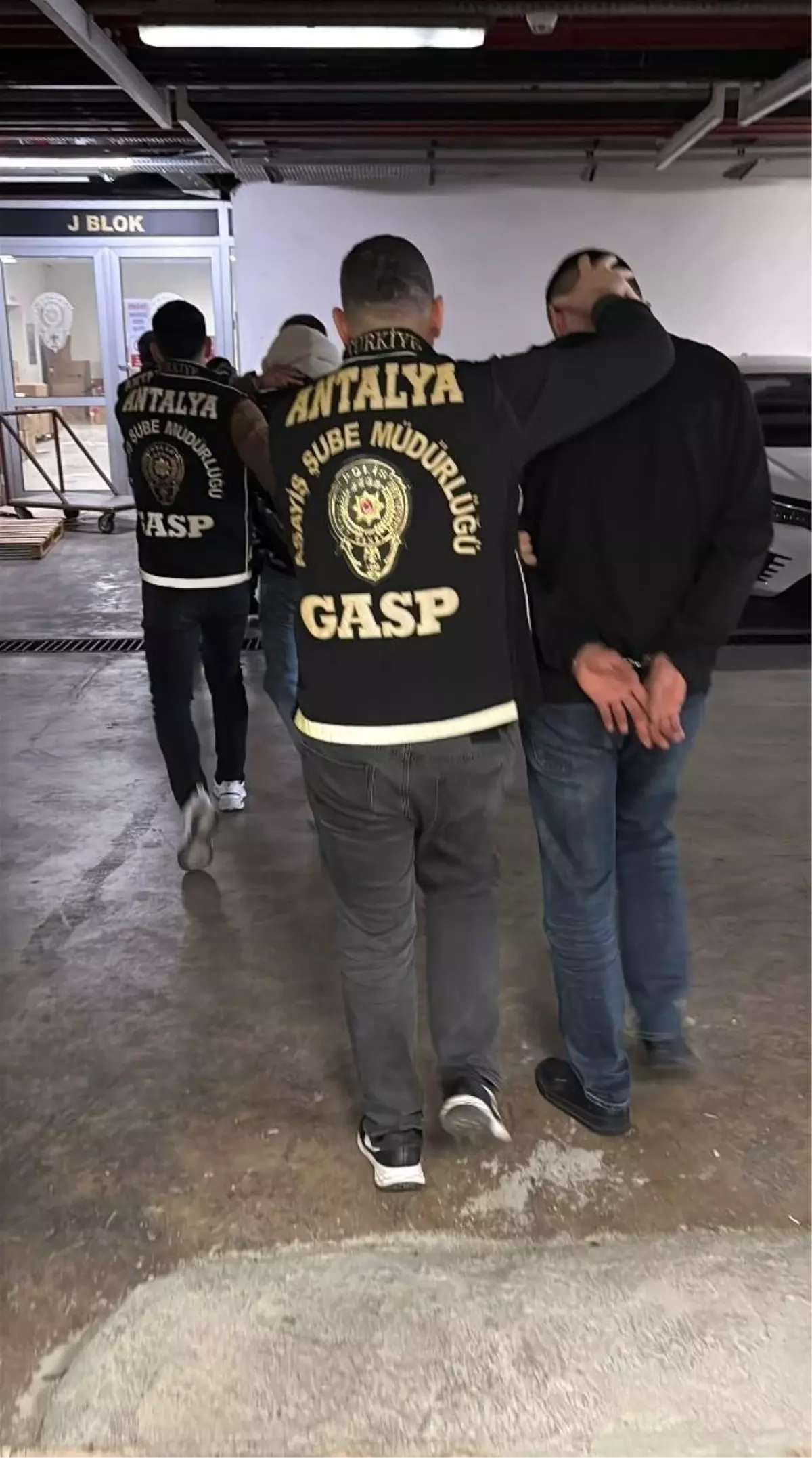 Antalya'da Yasadışı Olaylara Büyük Darbe: 238 Tutuklama