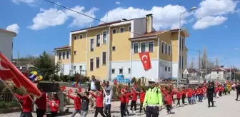 Artova'da 23 Nisan Kutlamaları ve Kortej Yürüyüşü