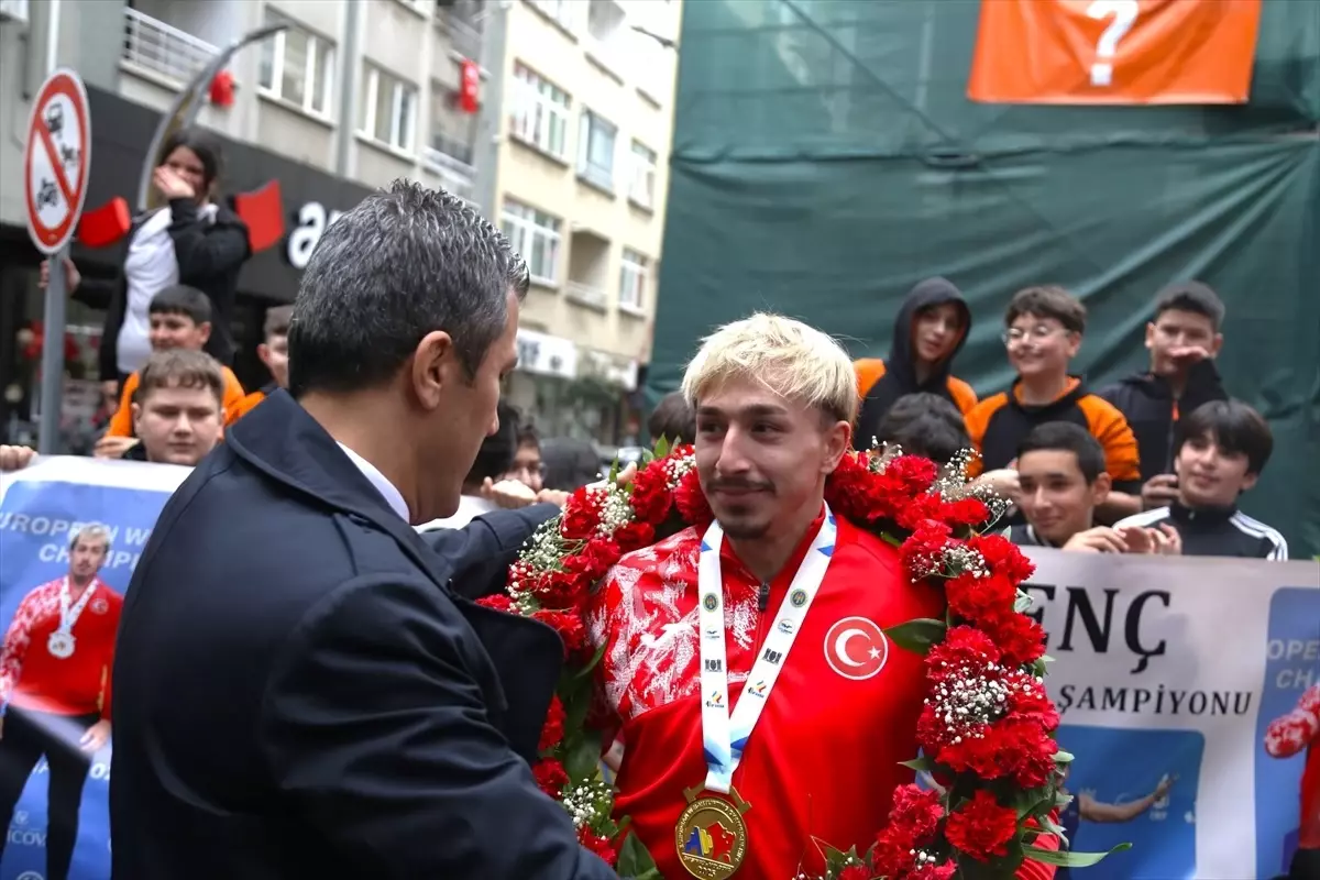 Yusuf Fehmi Genç, Avrupa Halter Şampiyonu Olarak Ordu'da Coşkuyla Karşılandı