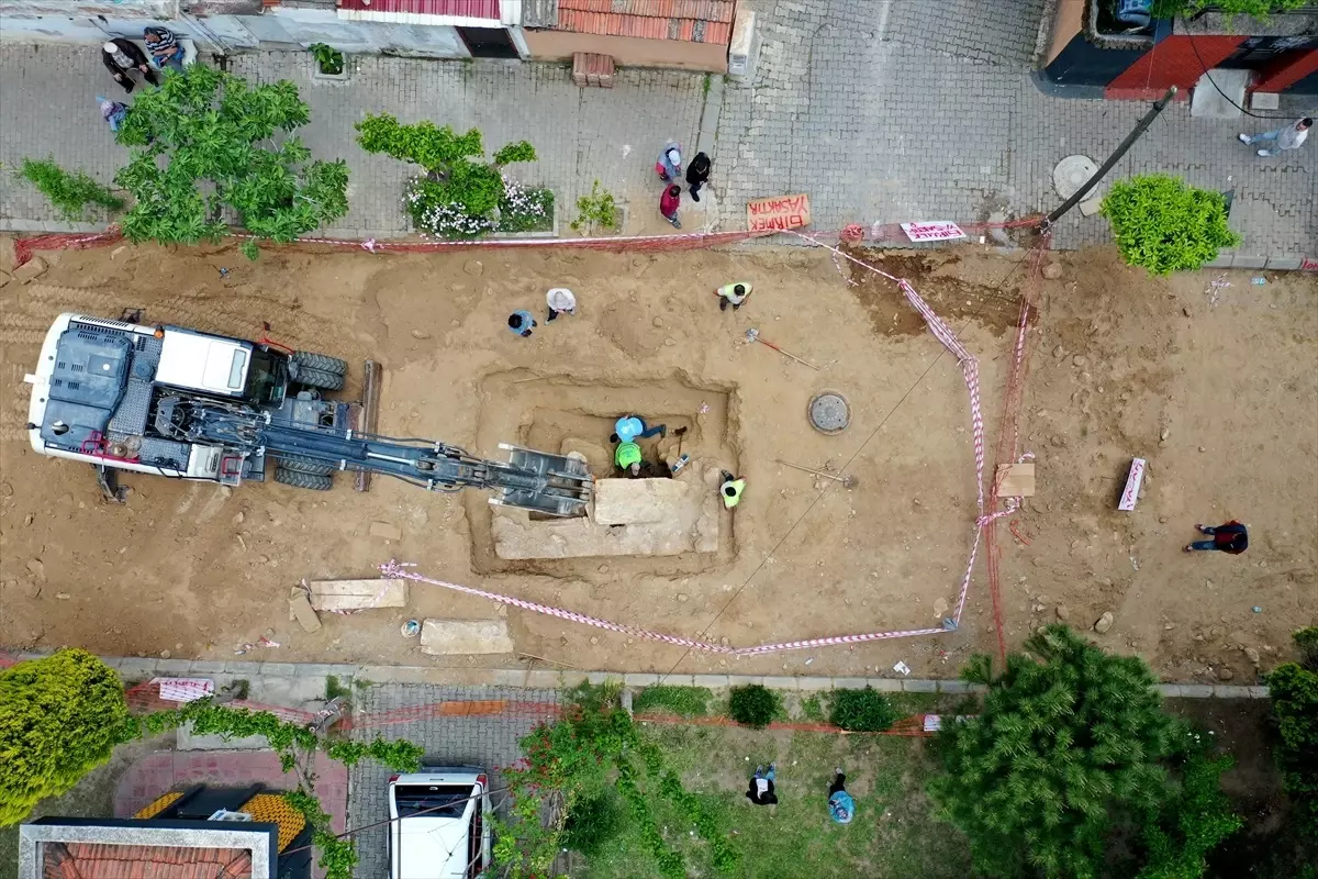 Tralleis Antik Kenti'nde Oda Mezarı Bulundu