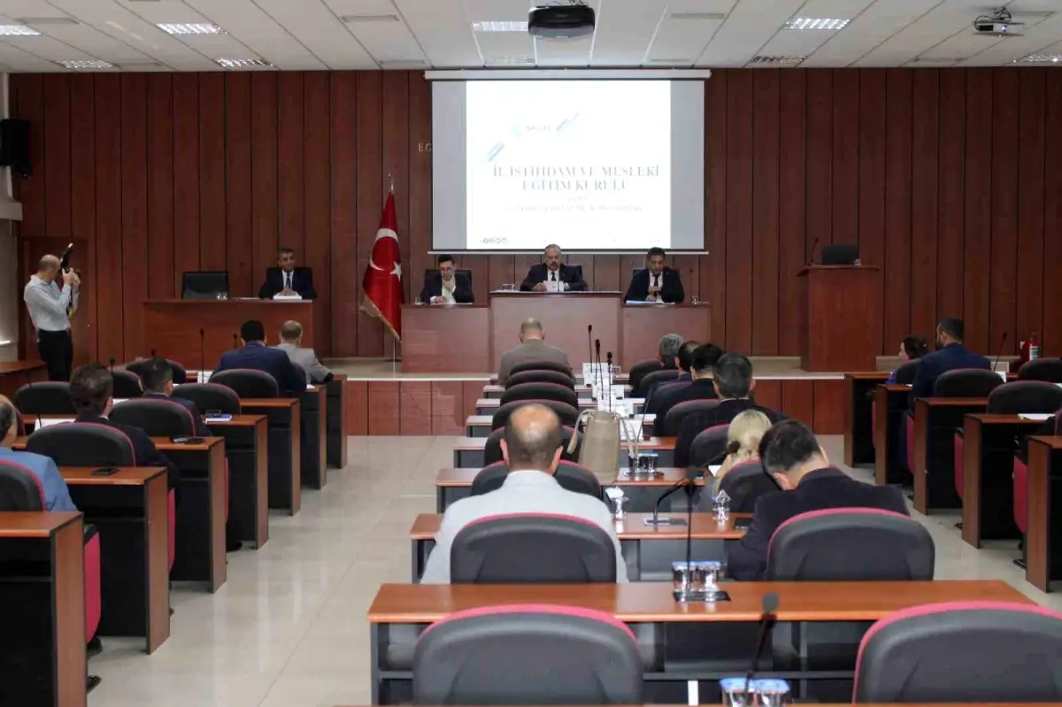 Aydın'da İşgücü İstihdam ve Mesleki Eğitim Toplantısı Gerçekleştirildi