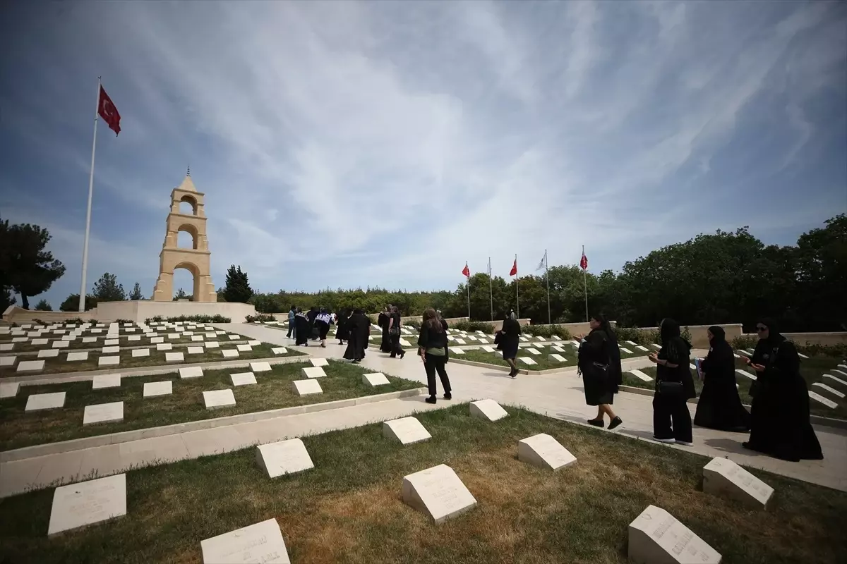 Azerbaycanlı şehit aileleri Tarihi Gelibolu Yarımadası'nı gezdi