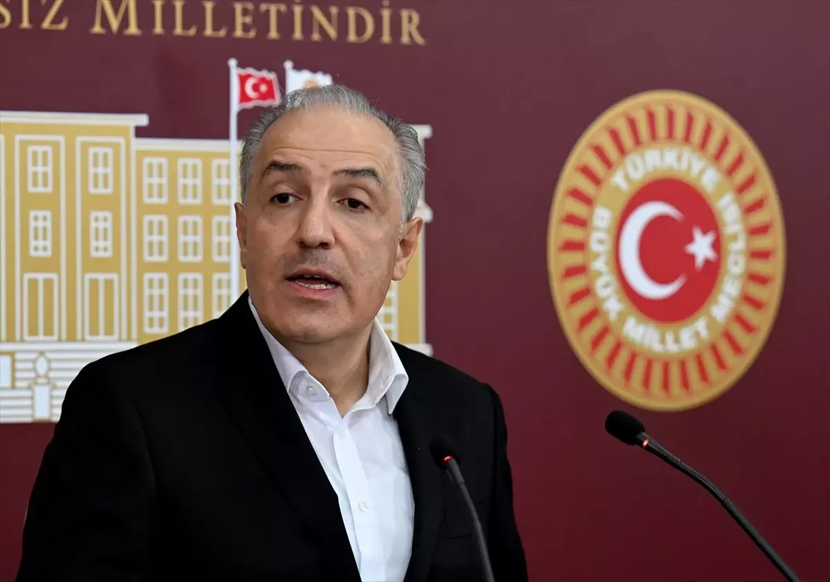 Mustafa Yeneroğlu'ndan Özgür Özel'e Yapılan Saldırıya Tepki