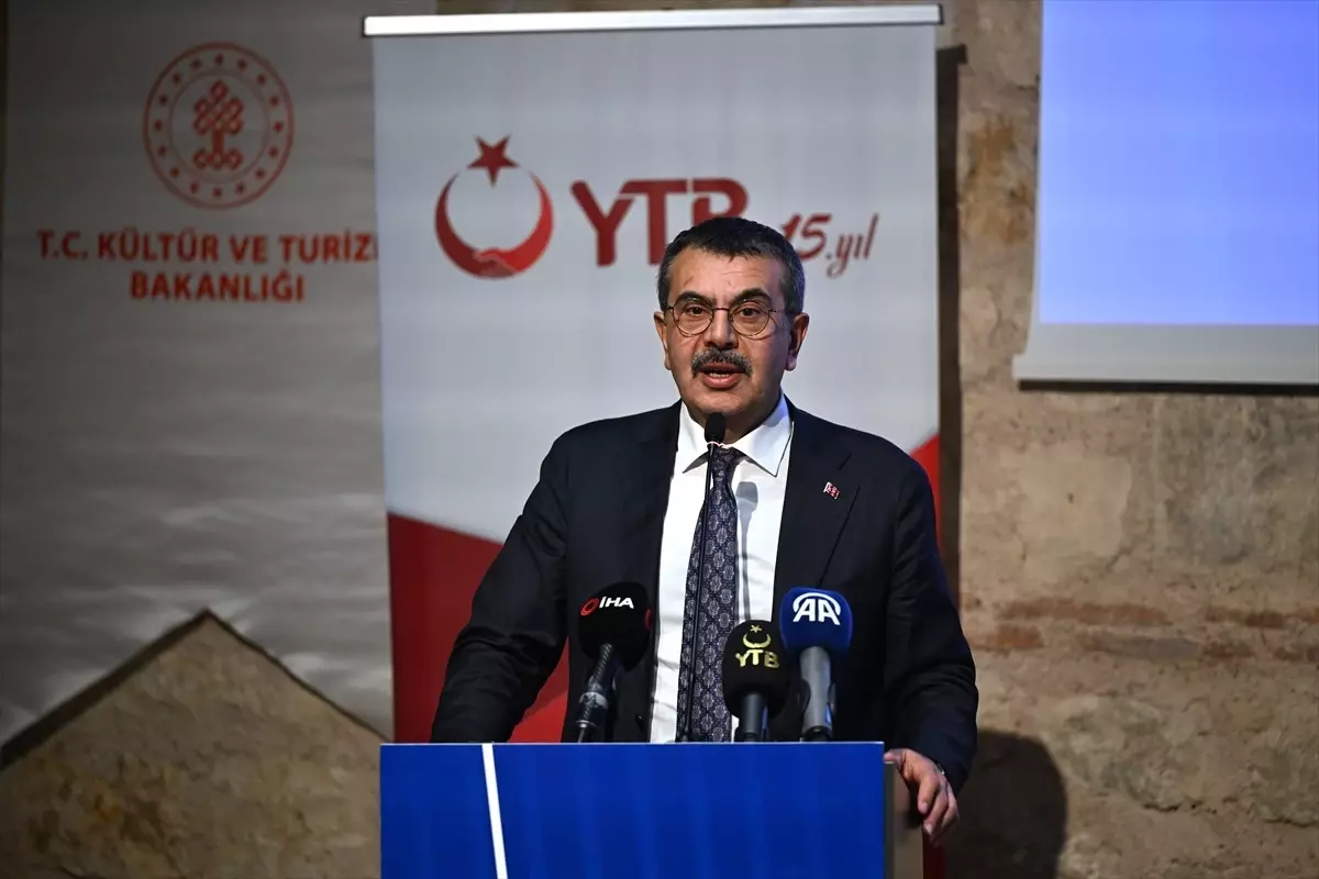 Bakan Tekin, uluslararası öğrenciler için düzenlenen deneme yarışmasının ödül töreninde konuştu Açıklaması