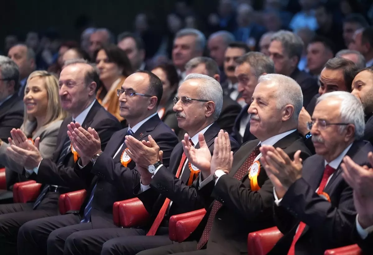 Bakan Uraloğlu, 'Karayolları Genel Müdürlüğü Bölge Müdürleri Toplantısı'nda konuştu Açıklaması